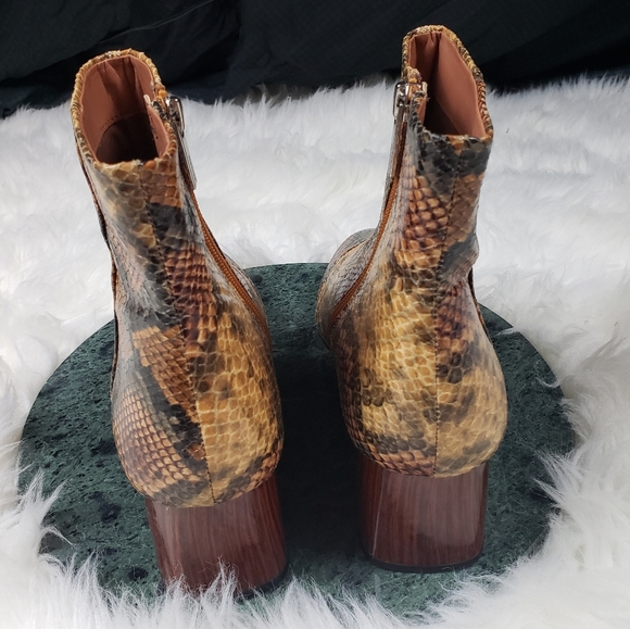 Topshop "Babe" Snake bootie with polished wooden heel size 10.5 - Picture 4 of 7